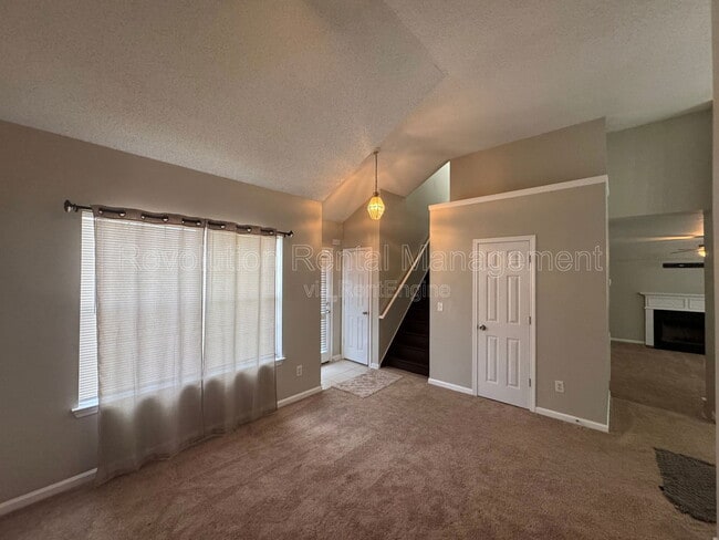Building Photo - 1618 Village Pl Cir NE