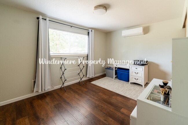 Building Photo - 11731 Gable Ave SW