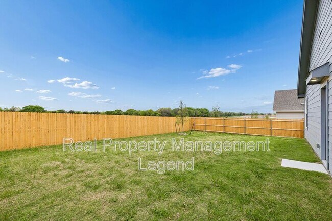 Building Photo - 216 Asterwood Ln