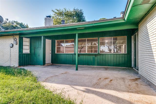 Building Photo - 2107 Briarwood Blvd