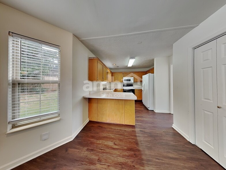 Building Photo - 120 Rose Garden Ln