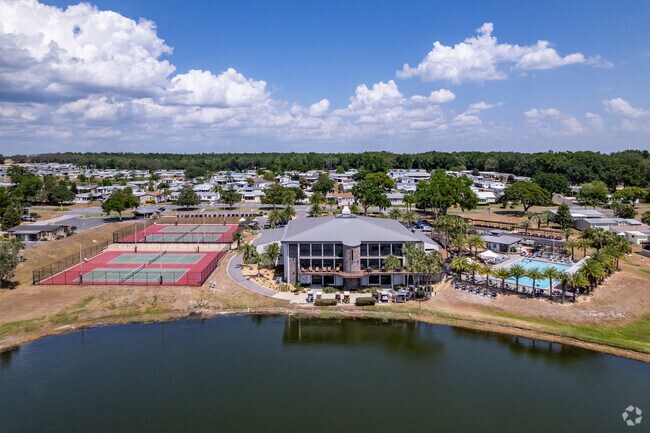 106 Evergreen Ln Lady Lake, FL 32159-3293 - Water Oak Country Club Estates