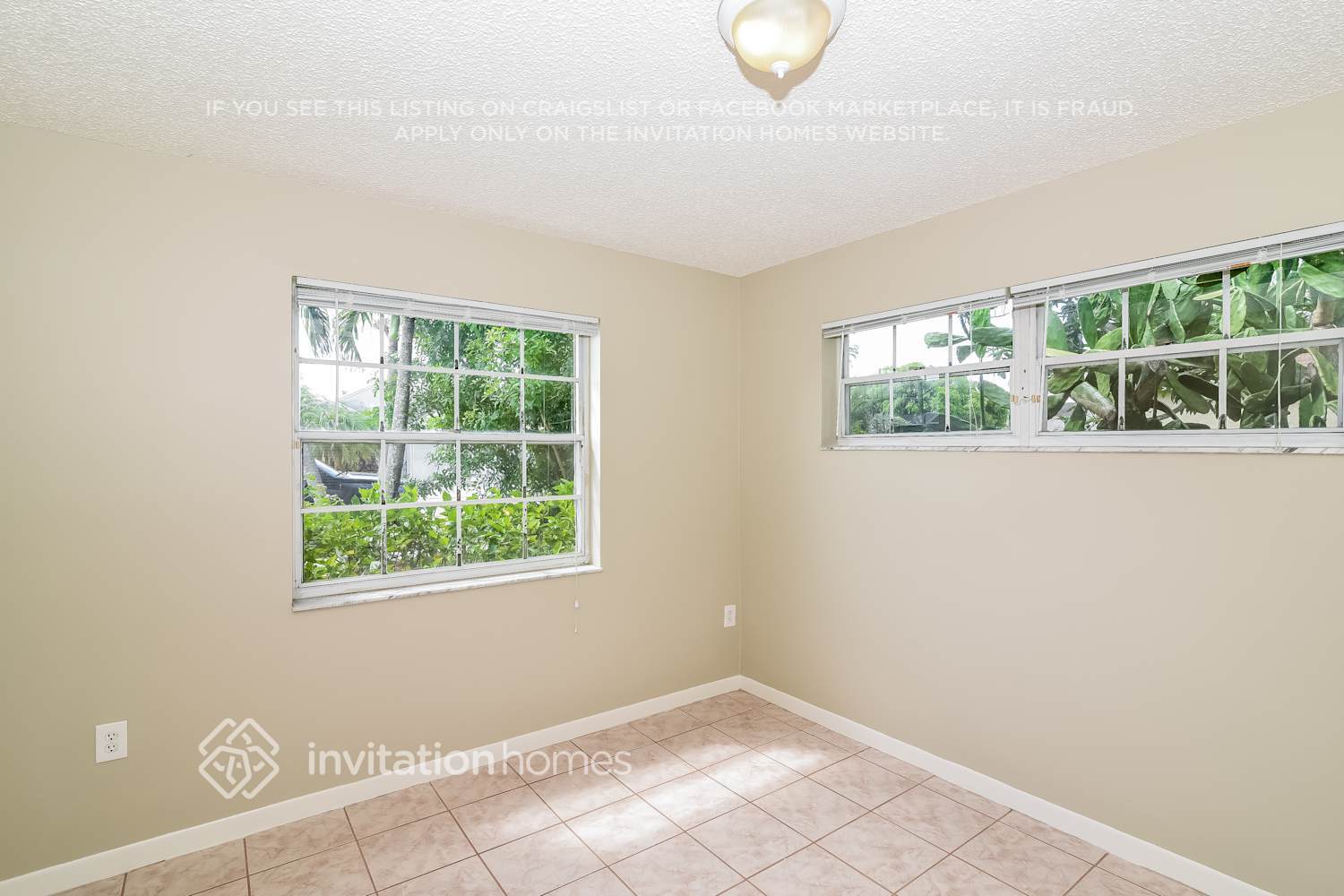 Building Photo - 9949 W Daffodil Ln