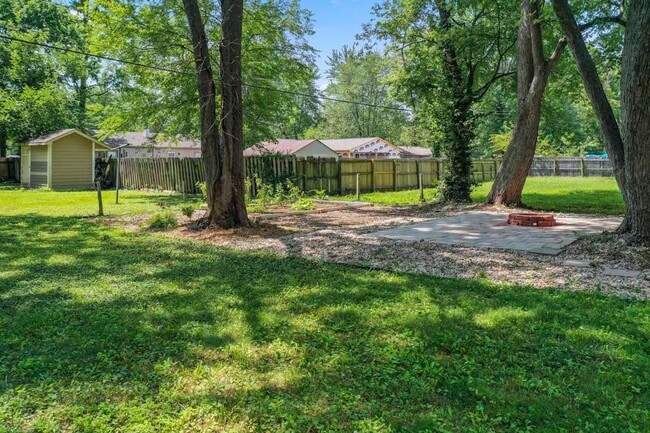 Building Photo - 1909 Mayfair Dr