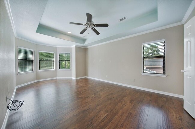 Building Photo - 710 W Rollingwood St