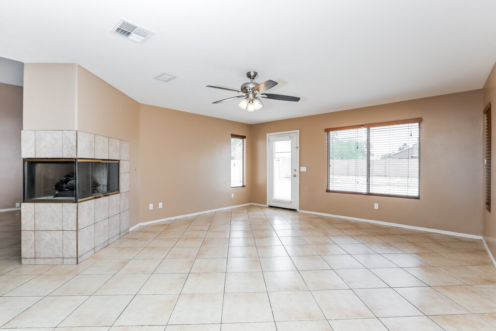 Building Photo - 1653 N 136th Ln