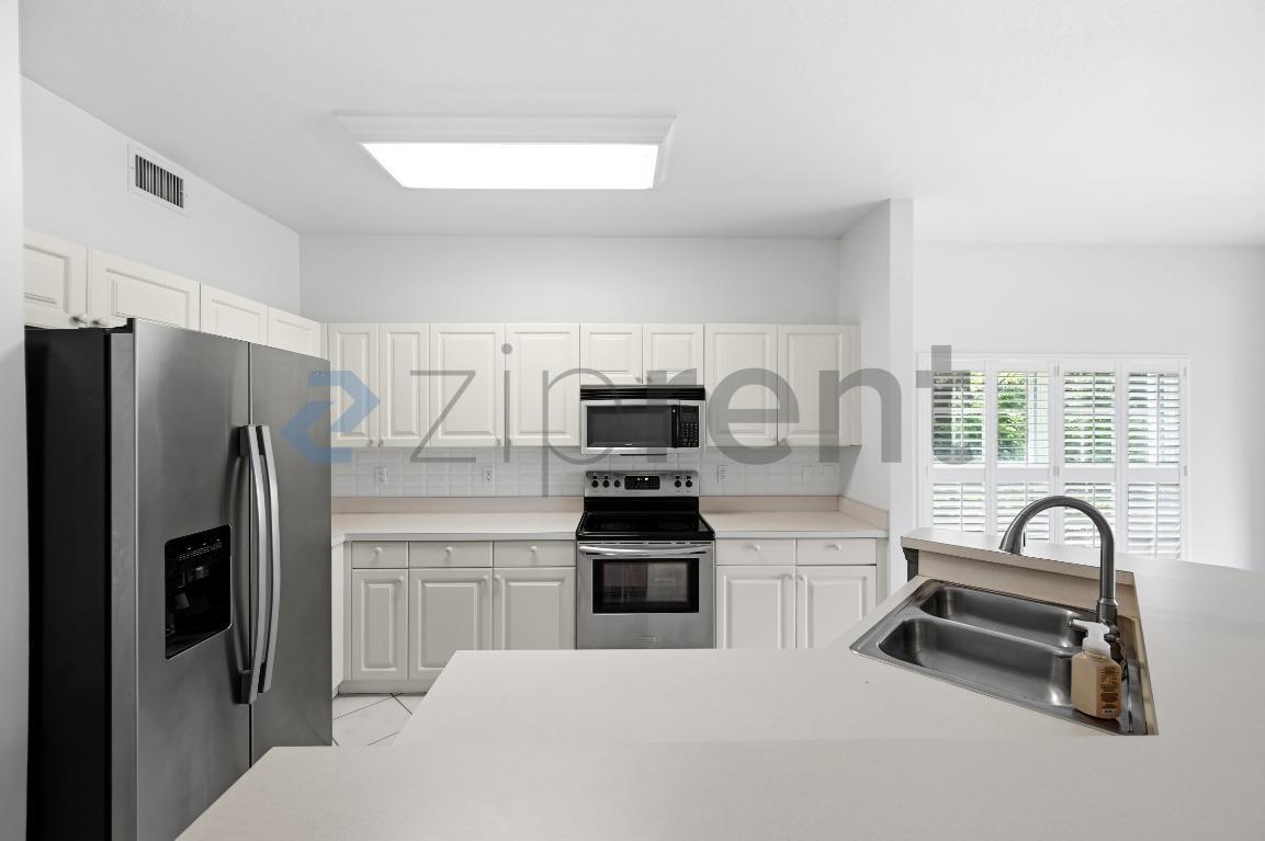 Building Photo - Unit 101