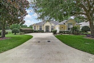 Building Photo - Lake & Golf Course View Home in North Ham...