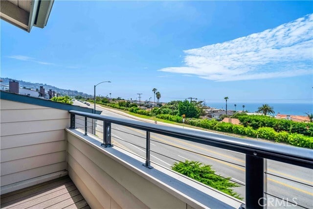 Building Photo - 420 Palos Verdes Blvd