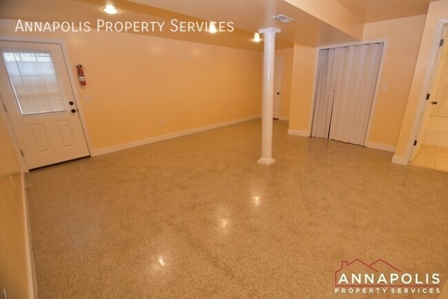 Building Photo - 110A Sabrina Ln