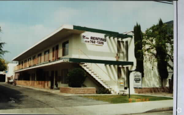 Primary Photo - 5045 Klump Av