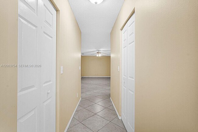 Building Photo - 1623 E Harmony Lake Cir