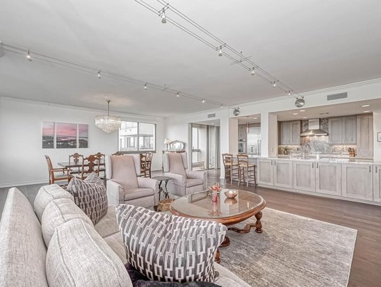 Building Photo - 49 Briar Hollow Ln