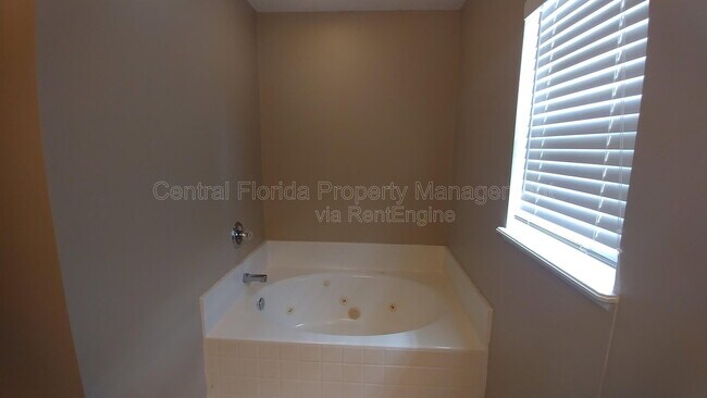 Building Photo - 14519 Lake Price Dr