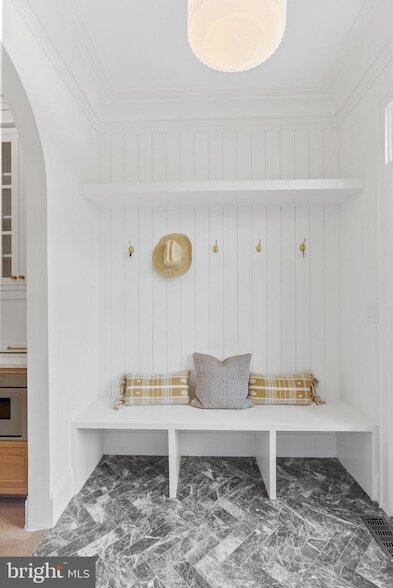 Building Photo - 2460 Ontario Rd NW