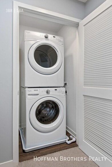 Building Photo - 201 Lake Shore Terrace