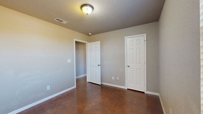 Building Photo - 1705 Aztec Trce
