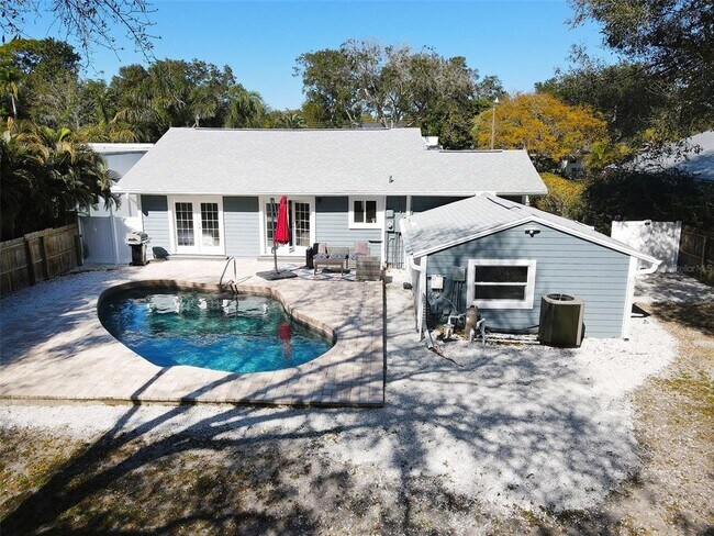 Building Photo - 2450 Hawthorne St