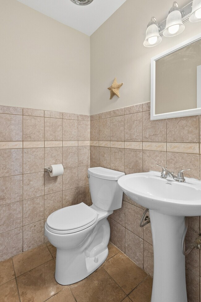 Building Photo - 5021 Church St