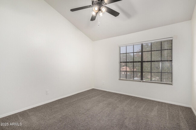 Building Photo - 921 W University Dr