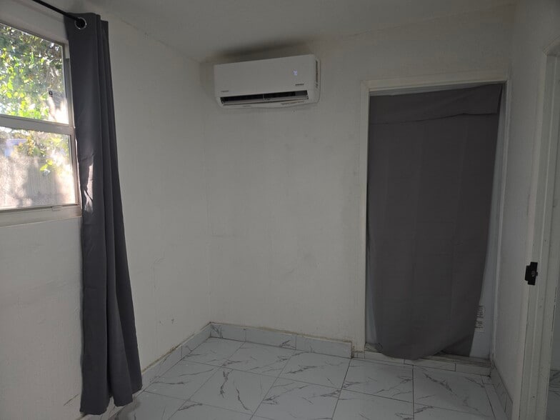 Building Photo - 14920 NW 10th Pl