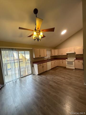 Building Photo - 650 N Dunton Ave