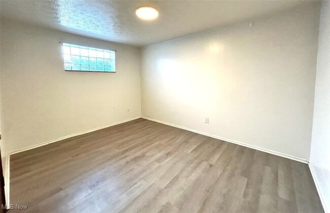 Building Photo - 28 Pioneer Dr