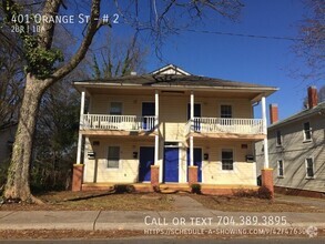 Building Photo - Updated Apartment 2 Bedrooms, First Floor ...