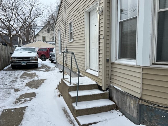 access to unit requires stair access - 3040 Park Ave