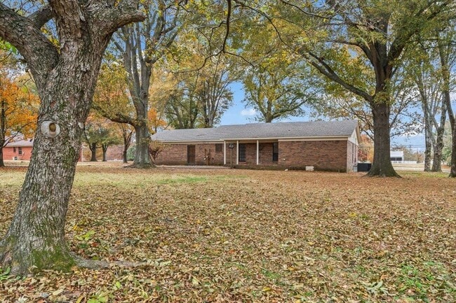 Building Photo - 10060 Rosemark Rd