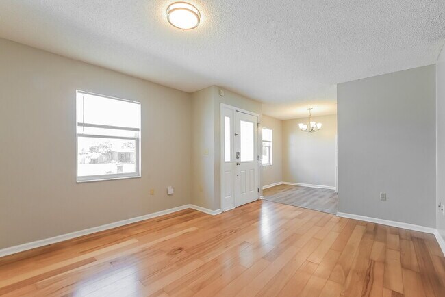 Building Photo - 1608 Gattis Dr