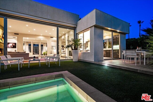 Building Photo - 1175 Los Robles Dr