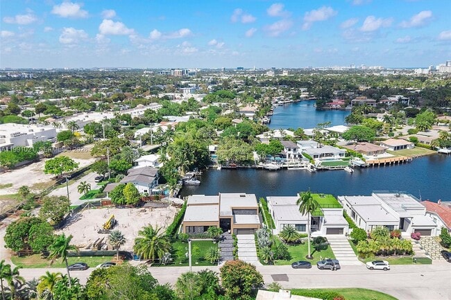 Building Photo - 2215 NE 19th St