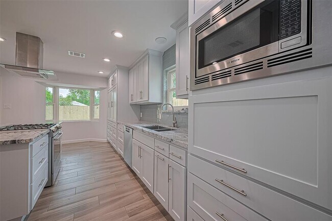 Building Photo - 12319 Attlee Dr