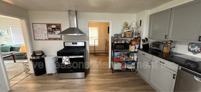 Building Photo - 48 Murray St