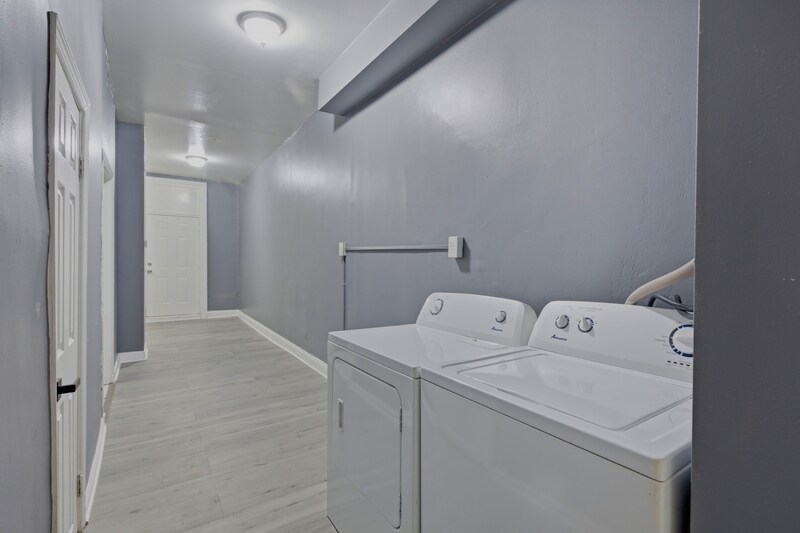 Building Photo - 1409 McCulloh St