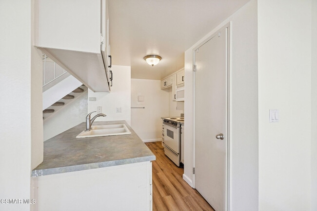 Building Photo - 1123 Carlsbad Pl