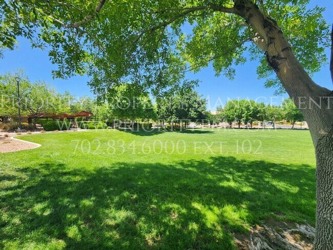 Building Photo - BEAUTIFUL 3 Bedroom WESTPARK CONDO IN SUMM...