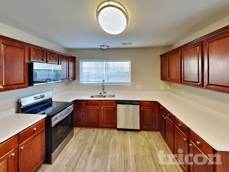 Building Photo - 693 Winners Point