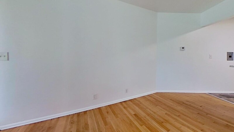 Building Photo - 1200 E Singer Cir