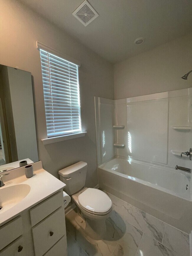 Building Photo - Spacious Johns Island Single Family Home