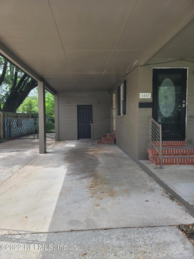Building Photo - 6442 Ballejo Ct N