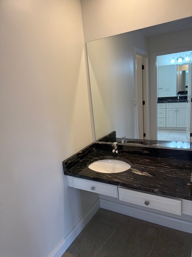 Building Photo - 208 Adams Pointe Blvd