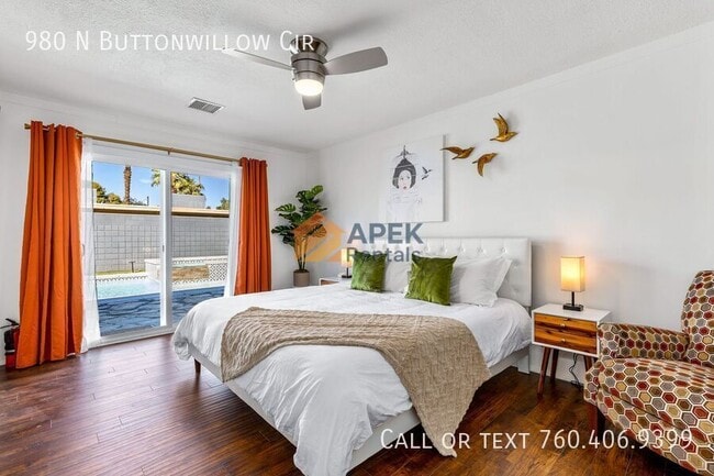 Building Photo - 980 N Buttonwillow Cir