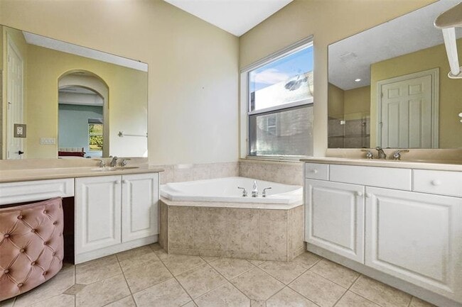 Building Photo - 7421 NW 115th Terrace