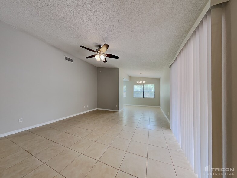 Building Photo - 1534 Thistledown Dr