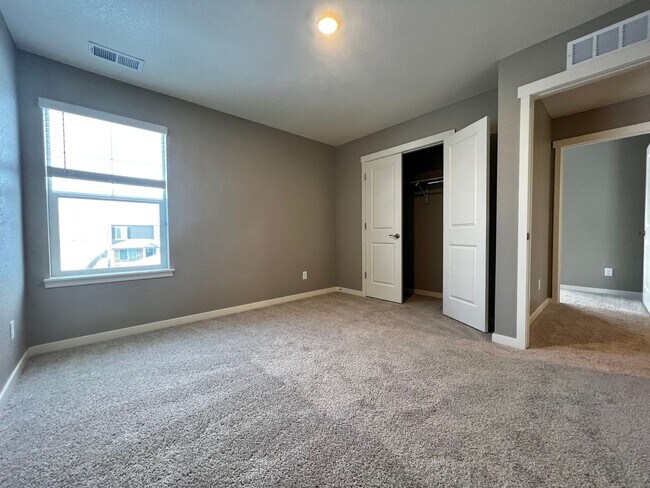 Building Photo - Gorgeous 4 Bed, 2.5 Bath Newer Build in Berthoud!