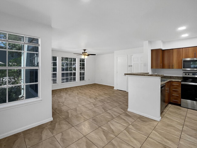 Building Photo - 1050 Crystal Way