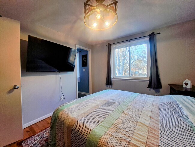 Building Photo - 16 W Eden Ct