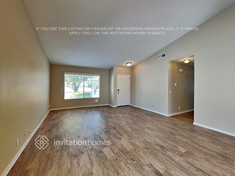 Building Photo - 39537 Silverberry Ct